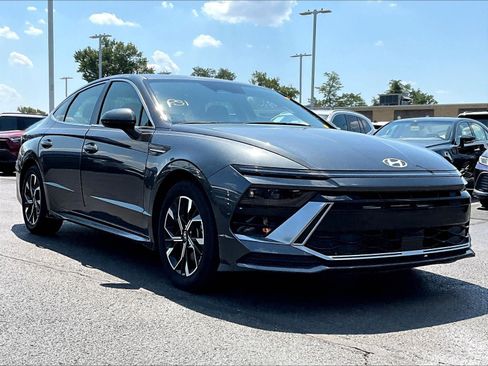 Used 2025 Hyundai Sonata SEL FWD image 3