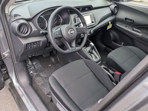 New 2025 Nissan Kicks Play S image 7