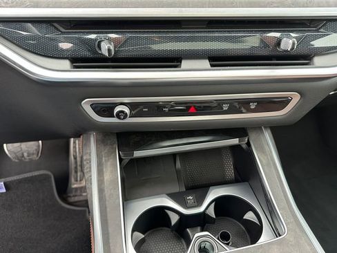 Used 2023 BMW X7 xDrive40i w/ M Sport Package image 28