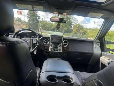 Used 2016 Ford F250 Lariat w/ Lariat Ultimate Package AWD/4WD image 14