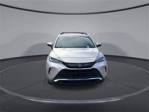 Used 2021 Toyota Venza XLE w/ Softex Package image 3