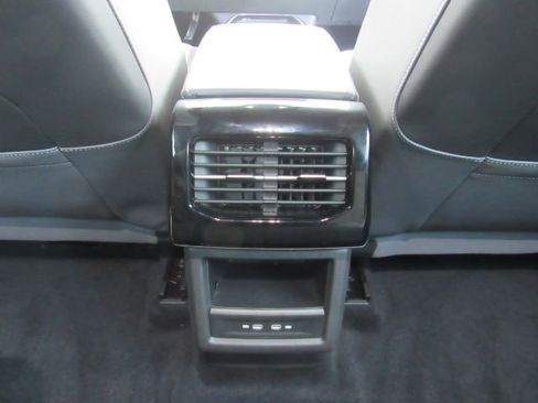 Used 2023 Volkswagen ID.4 Pro image 26