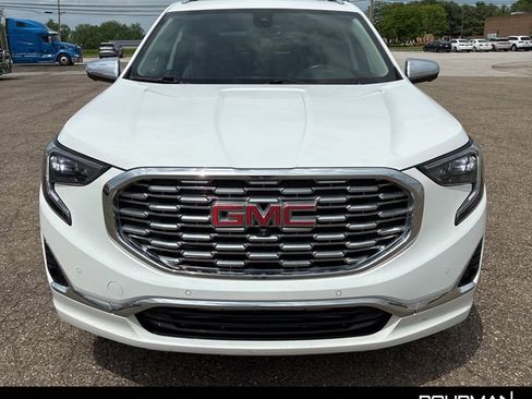 Used 2020 GMC Terrain Denali w/ Denali Premium Package AWD/4WD image 7
