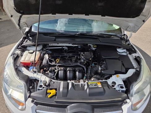Used 2012 Ford Focus SE FWD image 10