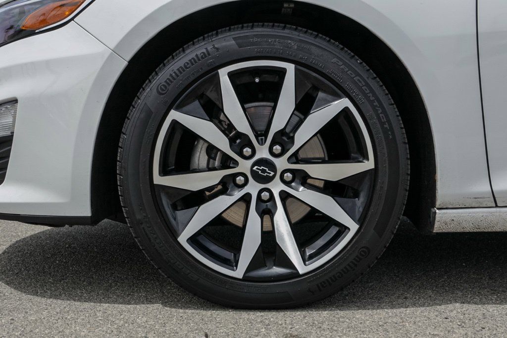 Used 2025 Chevrolet Malibu RS FWD image 13