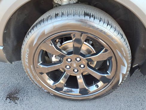 Used 2024 Ford Explorer ST-Line w/ Class IV Trailer Tow Package AWD/4WD image 7