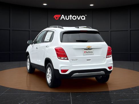 Used 2019 Chevrolet Trax LT w/ LT Convenience Package AWD/4WD image 3