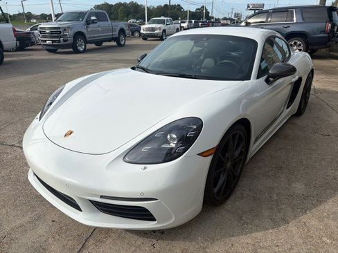 Used 2021 Porsche 718 Cayman RWD image 16