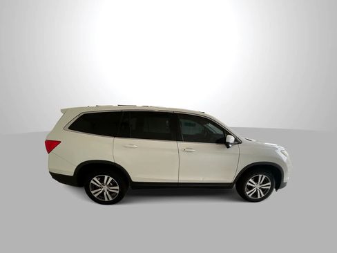 Used 2017 Honda Pilot EX image 9