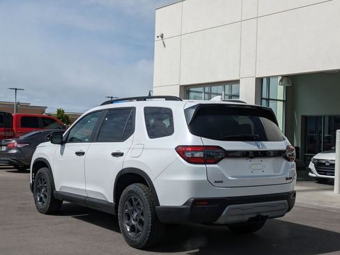 New 2025 Honda Pilot TrailSport image 7