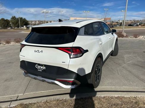 Used 2024 Kia Sportage LX image 8