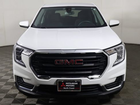 Used 2024 GMC Terrain SLE AWD/4WD image 8