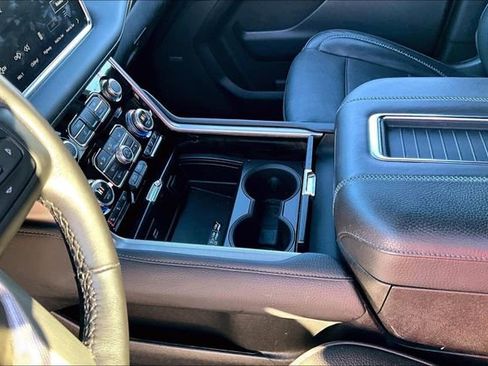 Used 2022 GMC Yukon Denali image 15