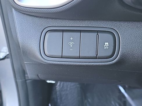 Used 2024 Hyundai Venue SE image 31