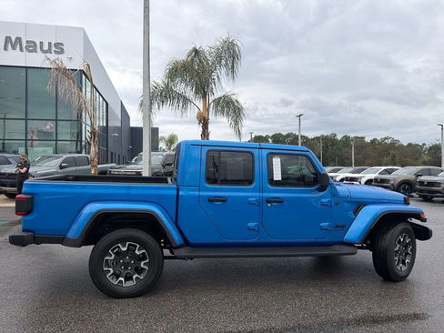 Used 2025 Jeep Gladiator Sport w/ Premium Package image 8