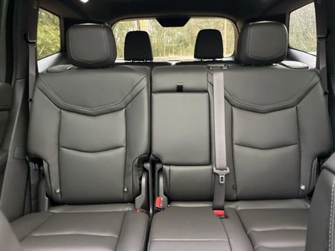 New 2025 Cadillac XT6 Luxury image 39