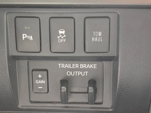 Used 2018 Toyota Tundra SR5 w/ TRD Off Road Package image 17