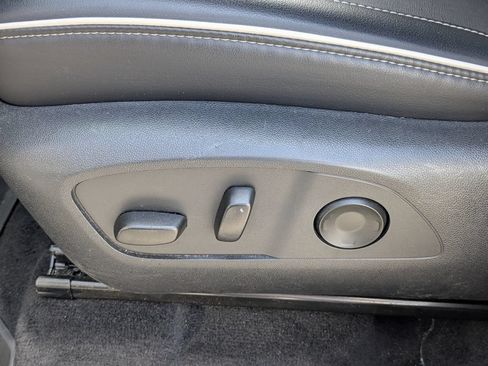 Used 2025 Buick Enclave Preferred FWD image 18