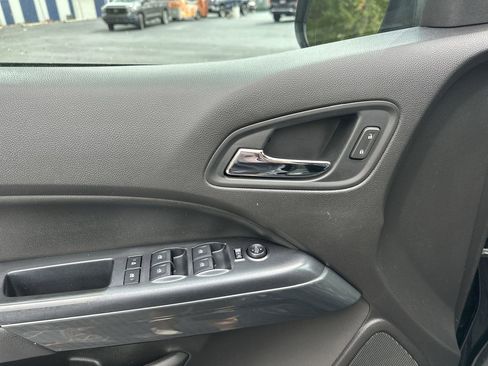 Used 2017 GMC Canyon SLE w/ All Terrain Package image 24