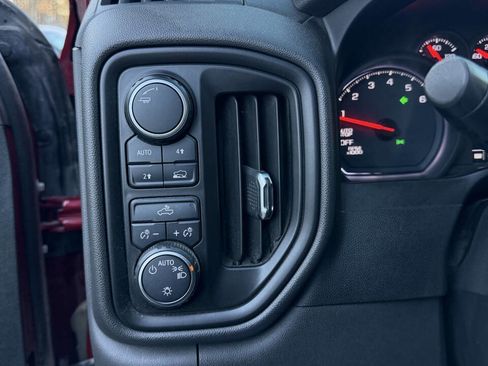 Used 2020 Chevrolet Silverado 1500 Custom w/ Custom Convenience Package image 14