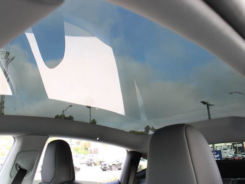 Used 2026 Tesla Model Y Long Range AWD/4WD image 33
