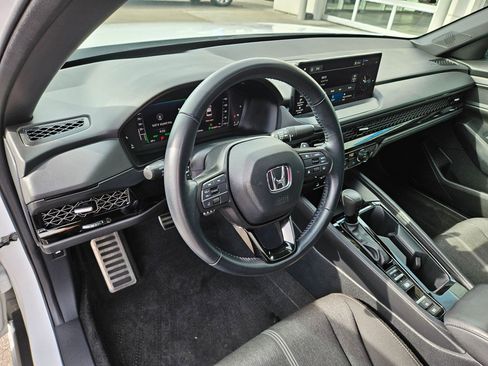 Used 2023 Honda Accord Sport image 17