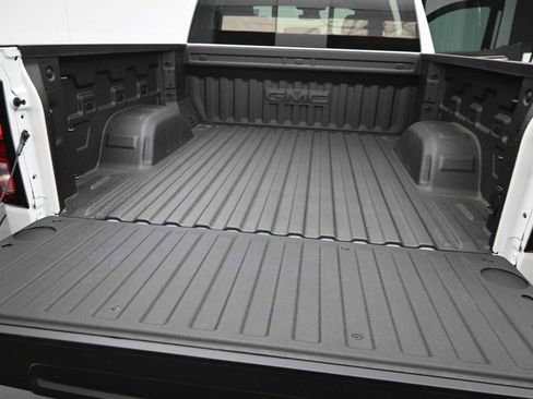 New 2026 GMC Sierra 1500 SLE w/ Preferred Package image 13