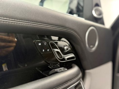 Used 2019 Land Rover Range Rover image 42