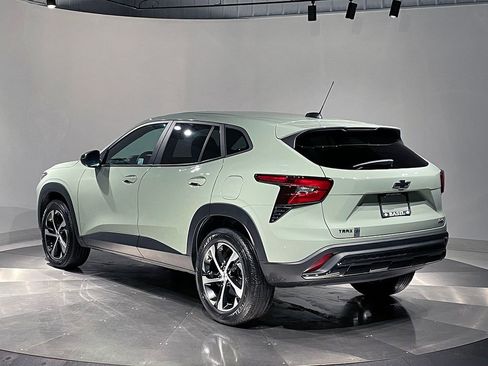 Used 2024 Chevrolet Trax RS w/ Sunroof Package image 13