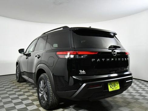 Used 2024 Nissan Pathfinder SV image 13