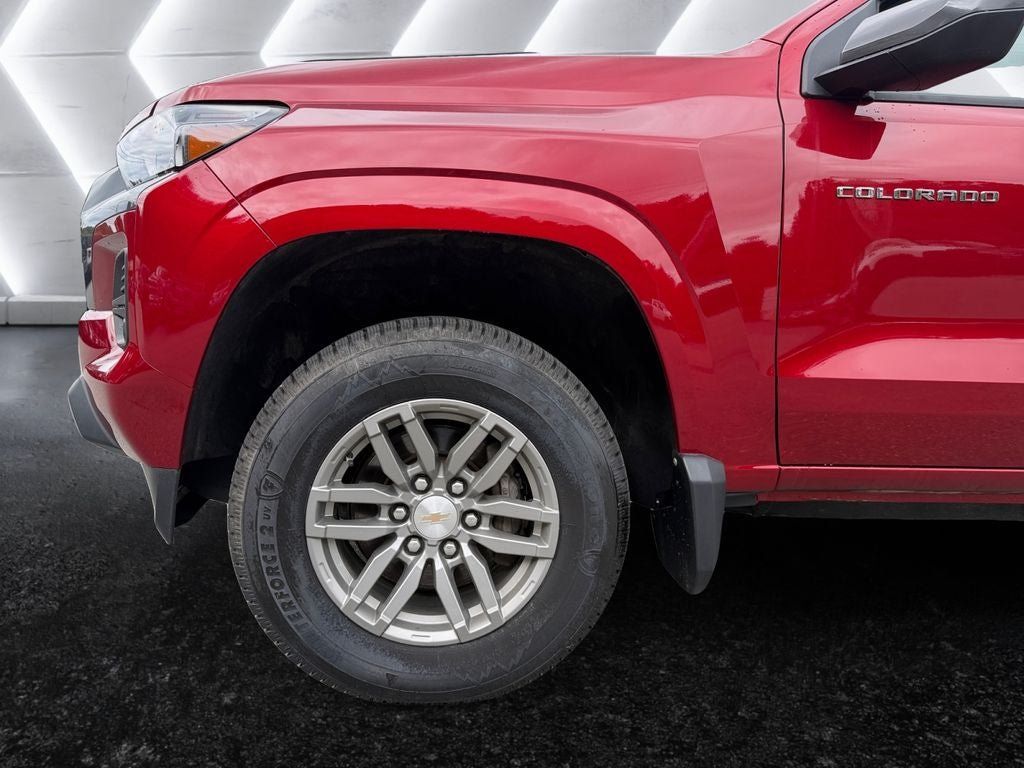 Used 2024 Chevrolet Colorado LT w/ LT Convenience Package II AWD/4WD image 15