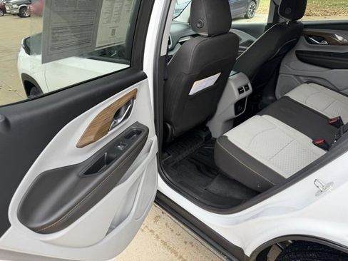 Used 2021 GMC Terrain SLE w/ Driver Convenience Package image 10