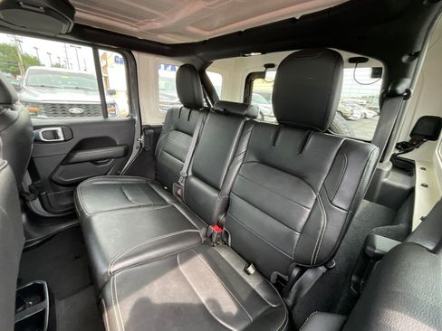 Used 2022 Jeep Wrangler Unlimited Sahara w/ Cold Weather Group AWD/4WD image 20