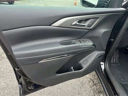 New 2026 Chevrolet Traverse LT image 11