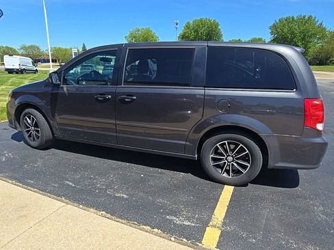 Used 2016 Dodge Grand Caravan SE FWD image 4