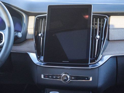 New 2026 Volvo XC90 B5 Plus image 23