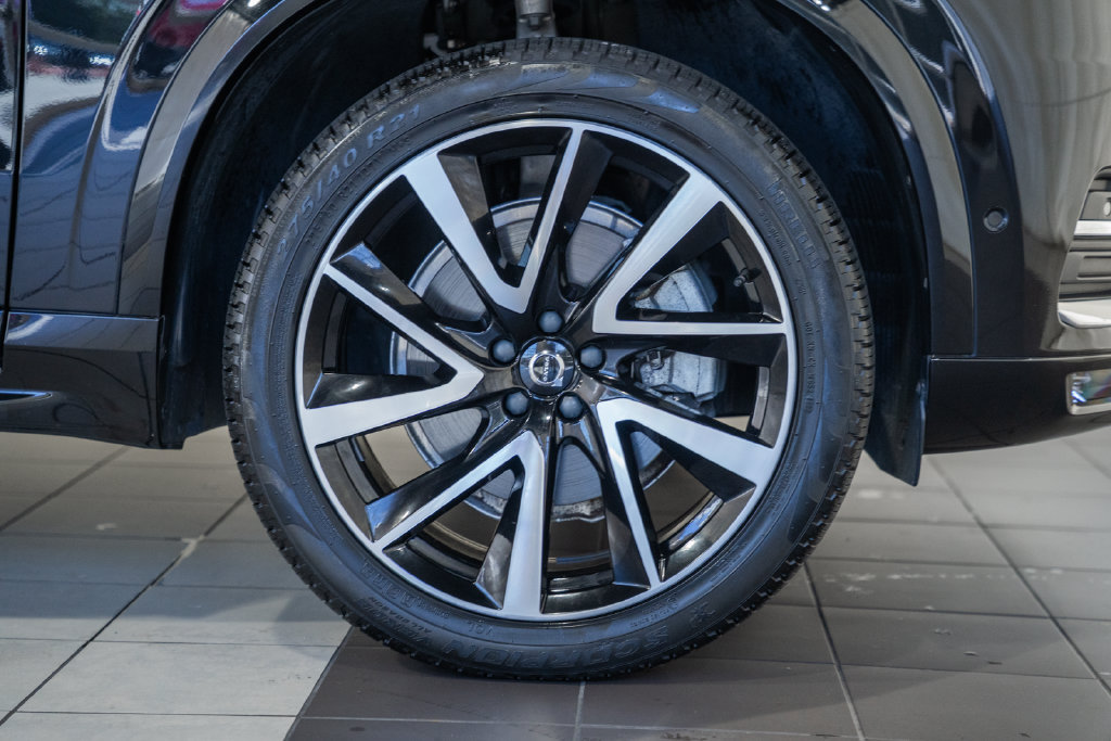 Used 2024 Volvo XC90 B6 Plus AWD/4WD image 15