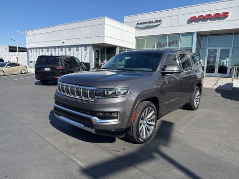 Used 2022 Jeep Grand Wagoneer Series II w/ Convenience Group III image 3