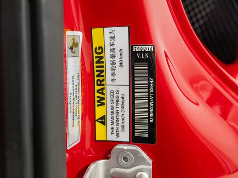 Certified 2021 Ferrari F8 Tributo RWD image 25