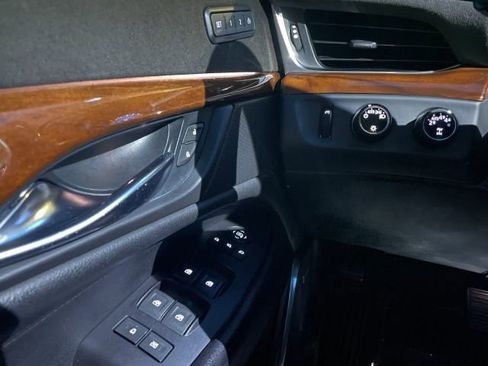 Used 2018 Cadillac Escalade Luxury image 22