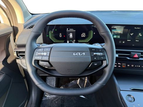 Used 2026 Kia Sportage EX w/ EX Panoramic Sunroof Package image 12