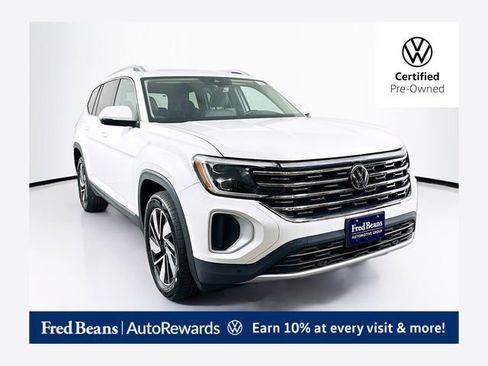 Used 2025 Volkswagen Atlas SEL AWD/4WD image 1