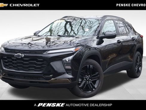 Certified 2024 Chevrolet Trax ACTIV w/ Driver Confidence Package image 1