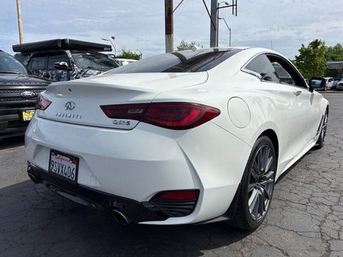Used 2017 INFINITI Q60 Red Sport 400 image 3