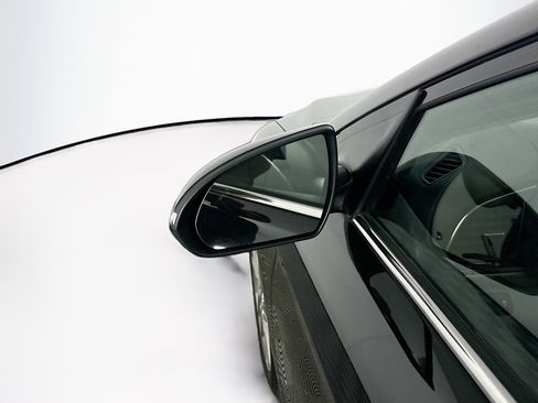 Used 2017 Hyundai Elantra Limited w/ Limited Tech Package 04 image 16