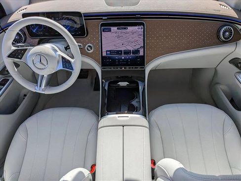 Used 2026 Mercedes-Benz EQE 320 4MATIC SUV image 28