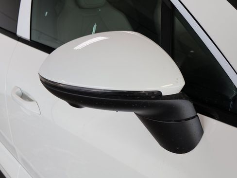 Used 2025 Porsche Macan 4S Electric image 15