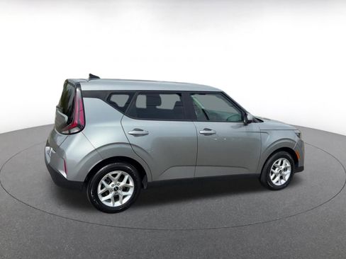 Used 2025 Kia Soul LX w/ LX Technology Package FWD image 15