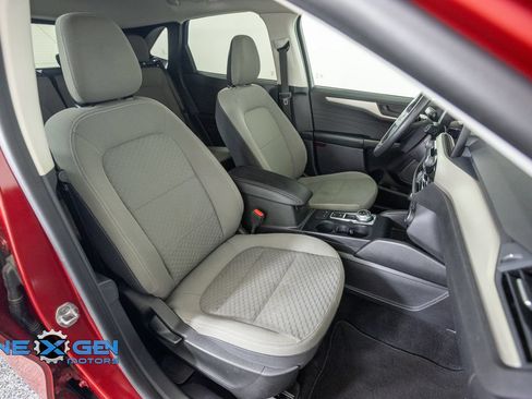 Used 2022 Ford Escape SE w/ SE Sport Appearance Package FWD image 46