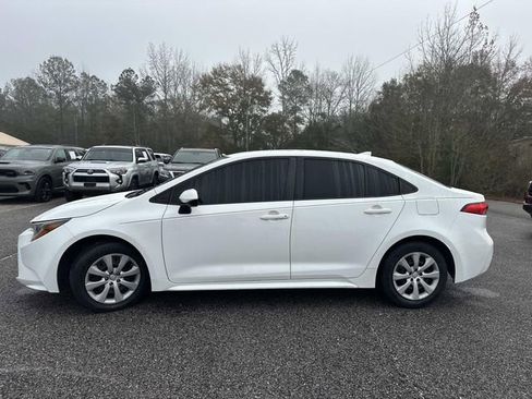 Used 2020 Toyota Corolla LE image 11